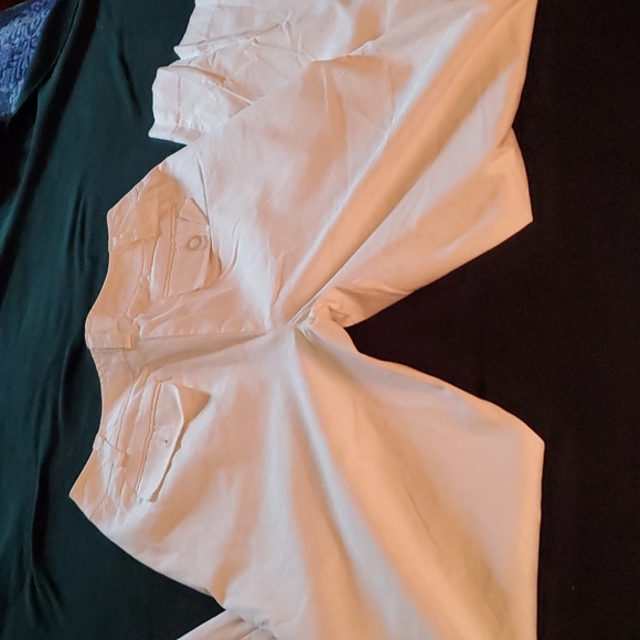 White - Picture 2 of 3